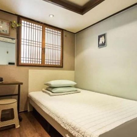 Red Panda Hotel Сеул Екстериор снимка